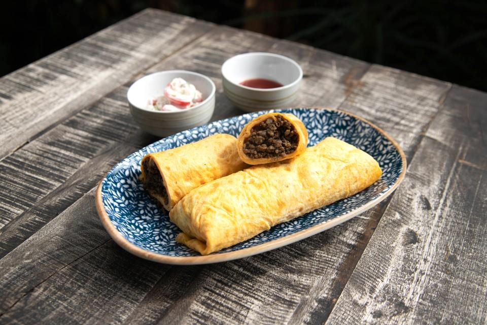 Beef Murtabak showcases the harmonious blend of Indian, Malay, and Chinese influences, offering a tantalizing journey for the taste buds.
